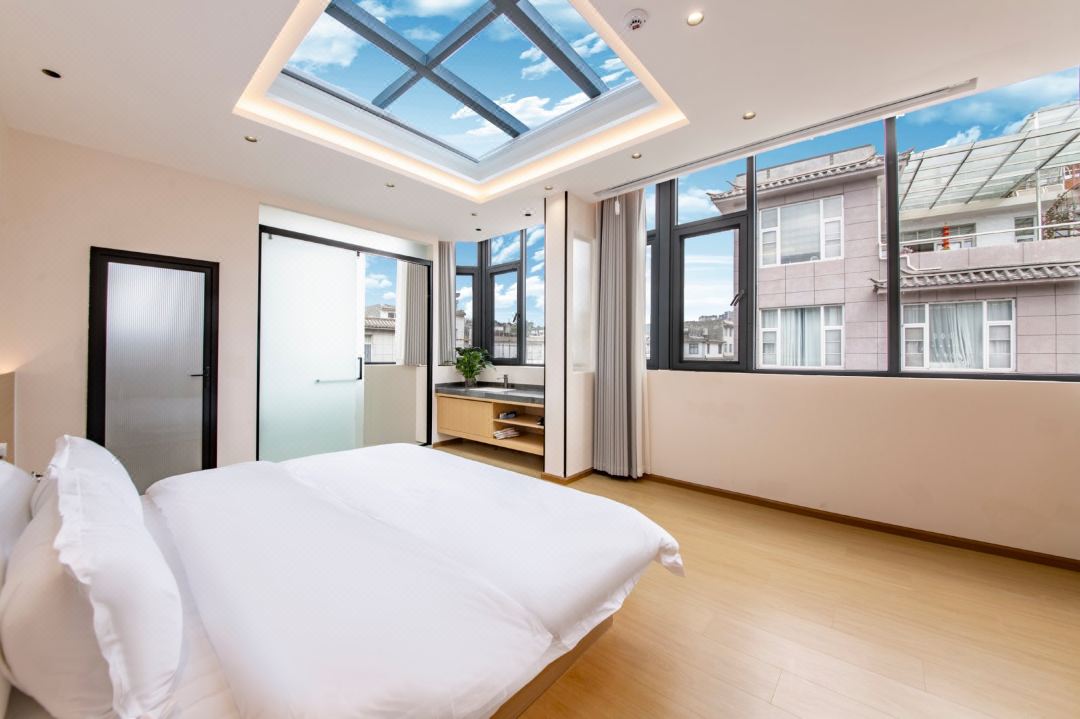 Ctrip Hotel (Erhai Park Branch, Dali High speed Railway Station)