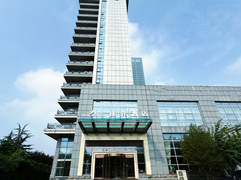 章丘银座佳驿连锁酒店经十东路大学城店