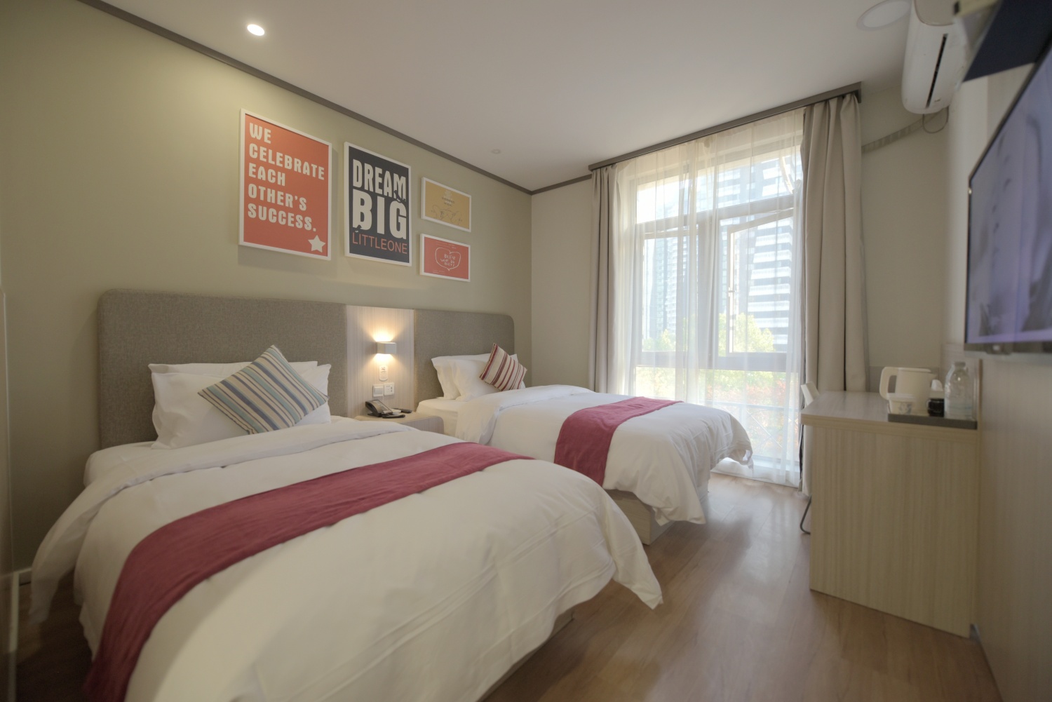 途宿酒店·精选(上海七宝古镇闵行体育公园店)-官方