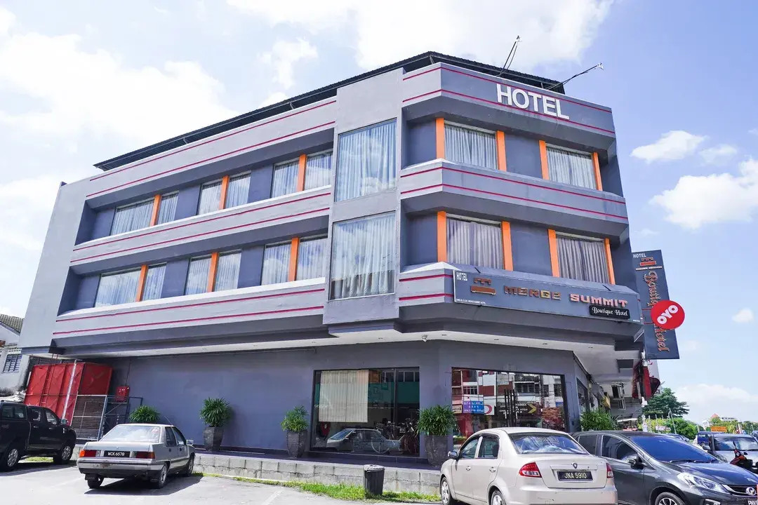 Merge Summit Boutique Hotel