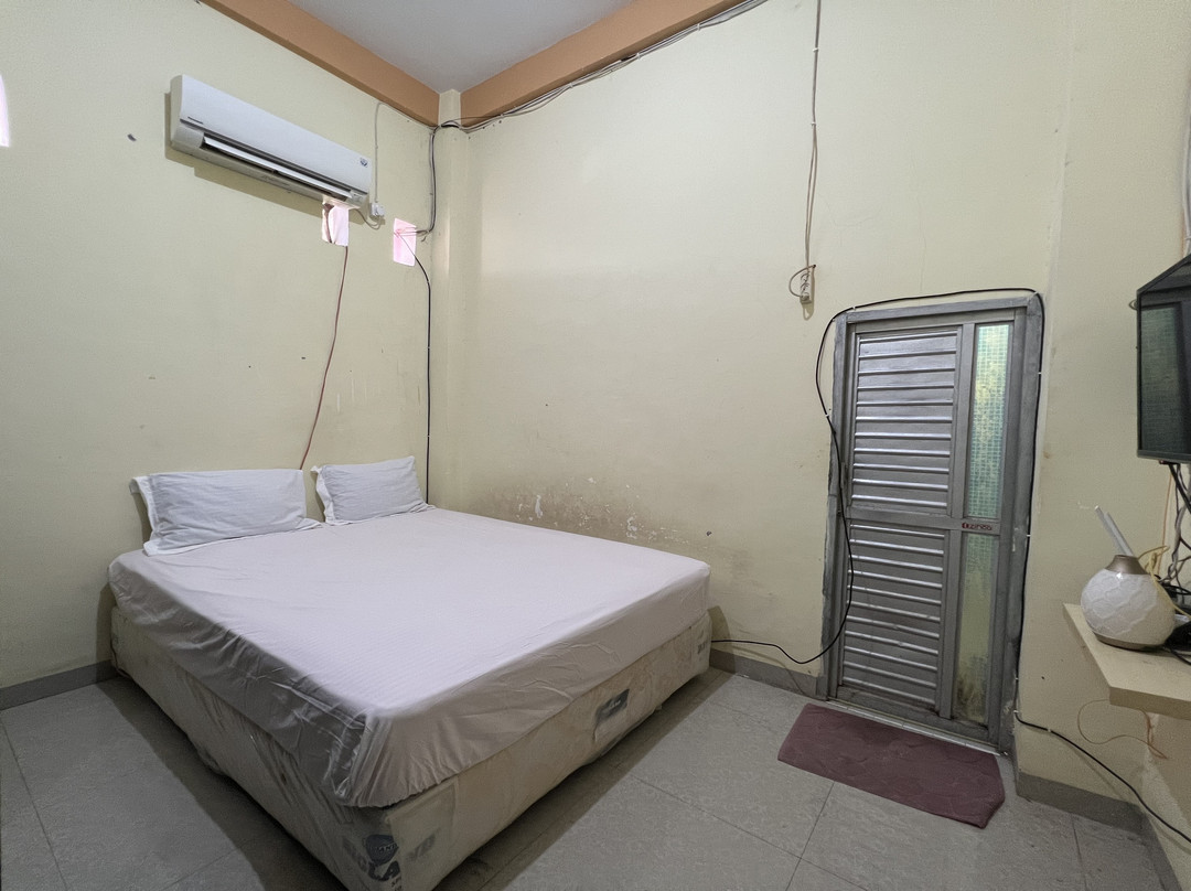 Hotel O Qq Kost 靠近克贝萨兰海滩