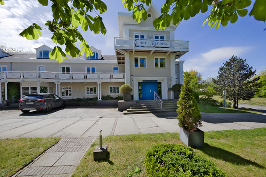 Benz酒店住宿-芮斯登兹酒店