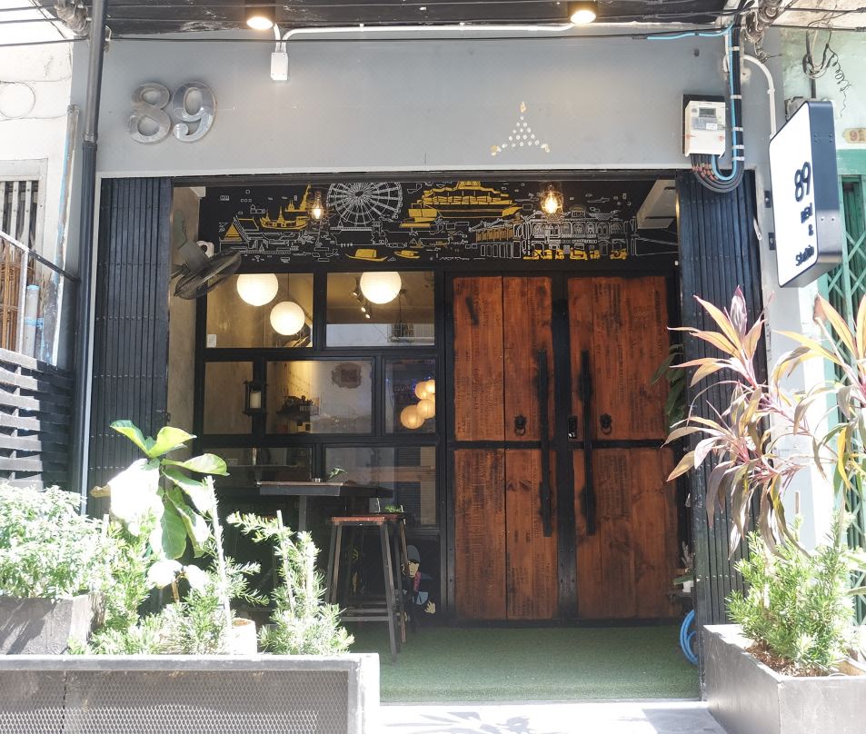 89 Bed & Studio Hostel