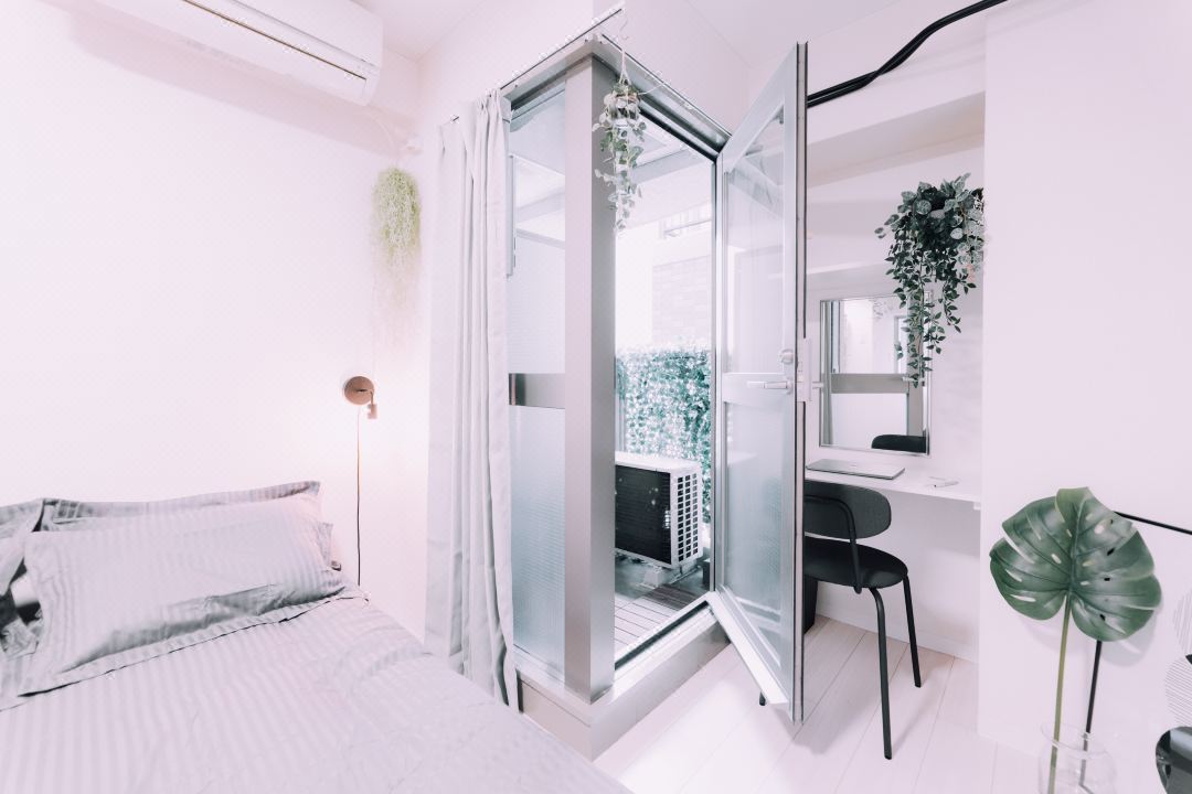 Minimalist Loft 2: Namba Compact Studio & 24/7 Gym