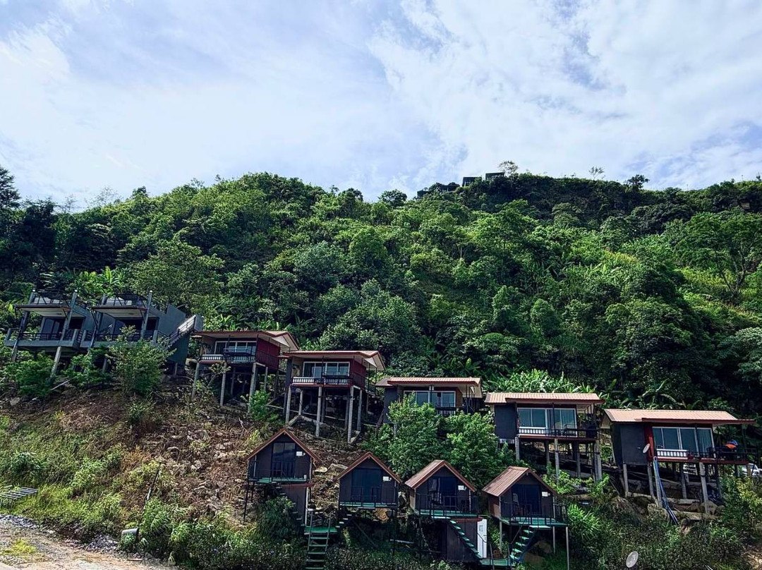 Pha Nam Yot Phu Thap Boek Resort