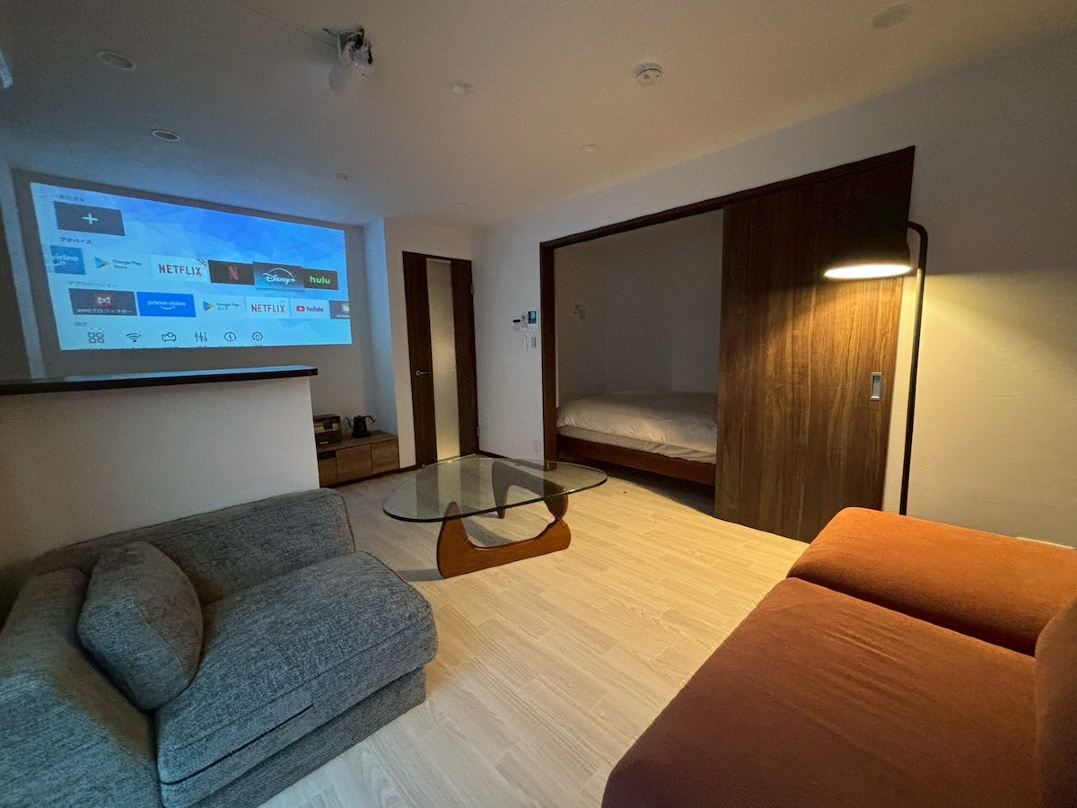 NEW! Close to Fukuoka airport 2/ Aladdin Projector. Up to 5 guests!