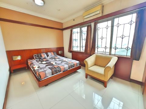 Apt Cieumbuluit Dekat PVJ Ciwalk w/ Pool