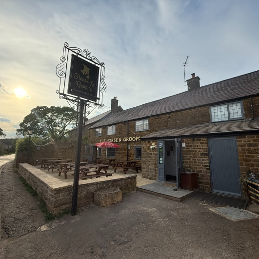 马和马夫旅馆-官方