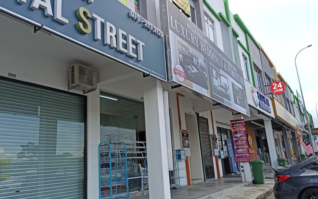 Perodua Entire Terrace Homestay 4R: Kitchen+WFH