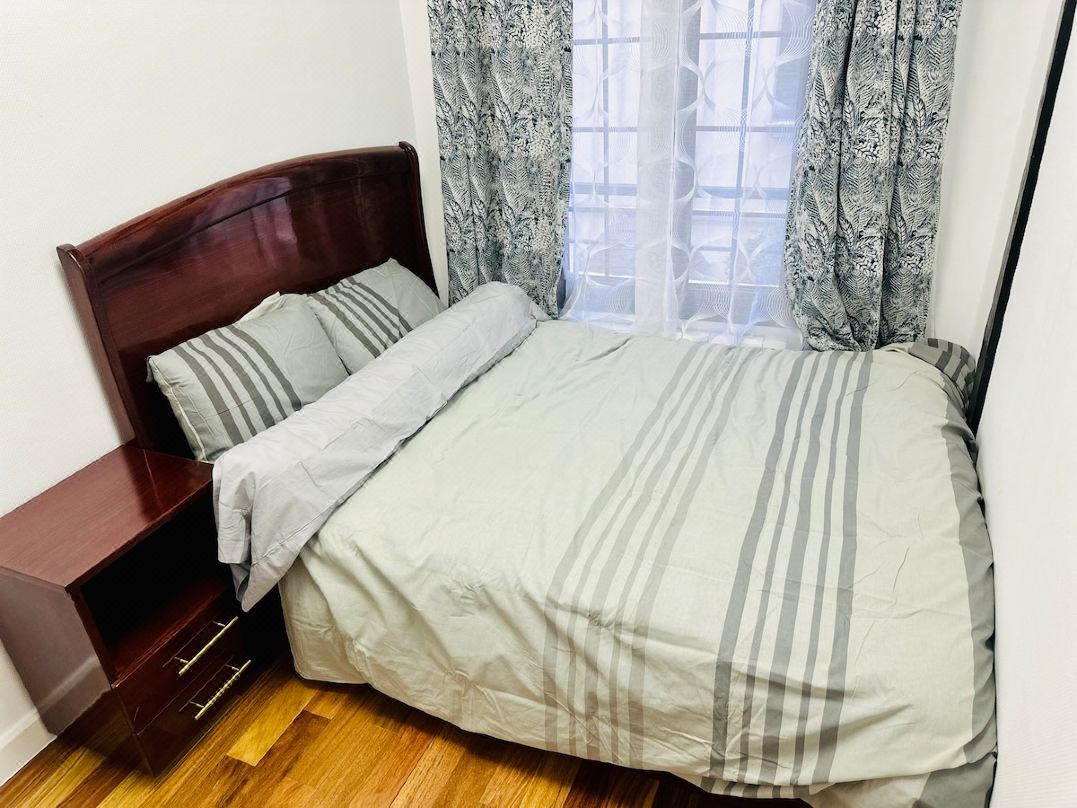 Apparently Eiffel Tower - La Motte Picquet Grenelle