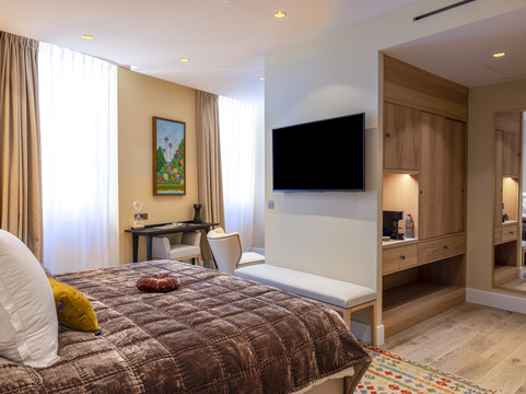 教皇新堡酒店住宿-Hotel La Mere Germaine