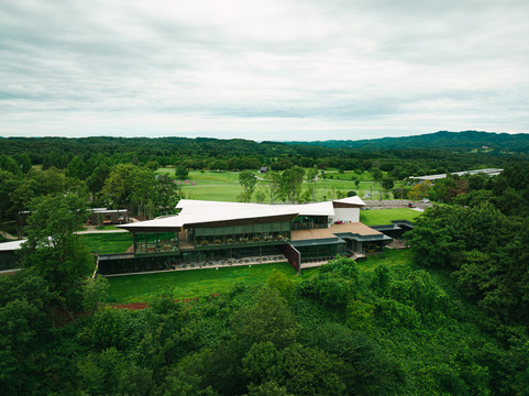 雪峰野外套房温泉总部主图