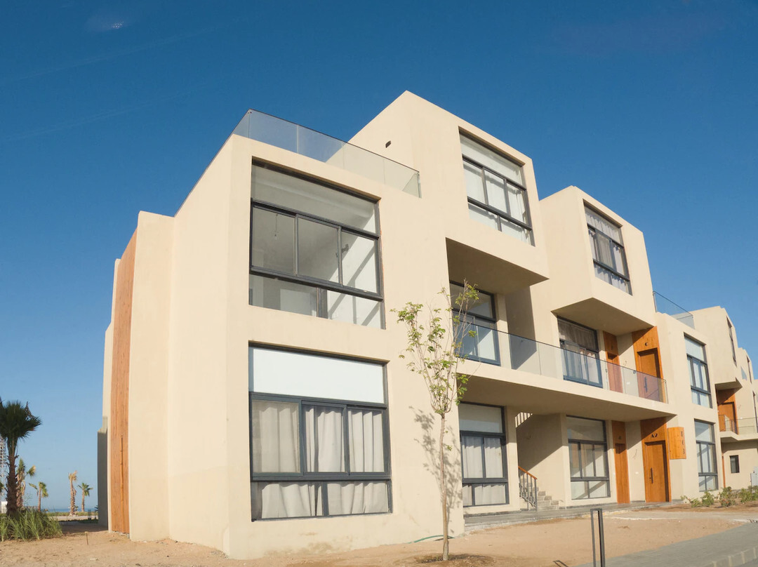 Zenstays, The Beach Home 2BR Soma bay, Sea view