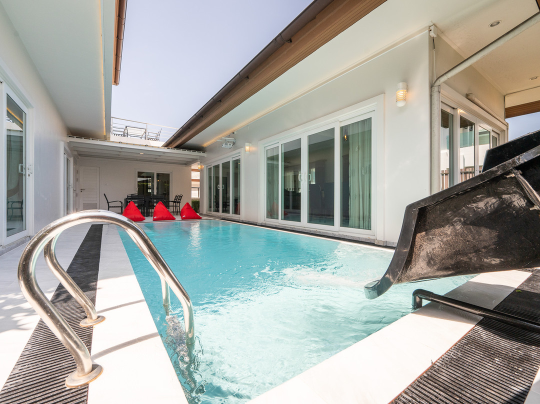 Cozy Breeze Pool Villa Pattaya
