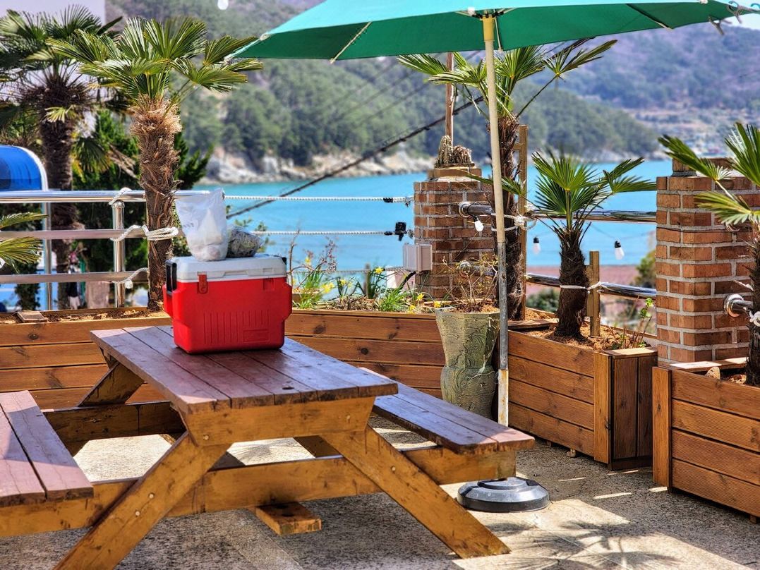 Ha-Wahyeon HOUSE: Great location, views and vibe!