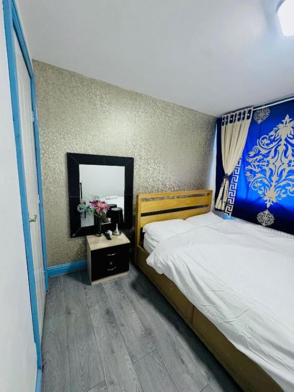 OYO Unique Private Rooms - Bolton Central, Free Parking