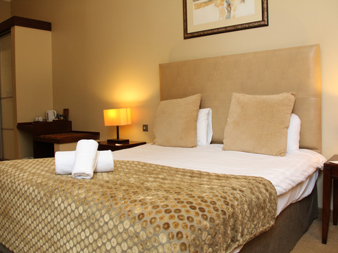 St. Asaph酒店住宿-奥利尔乡村酒店&SPA