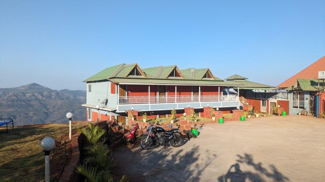 BLOOMS AND BERRIES AGRO TOURISM-官方