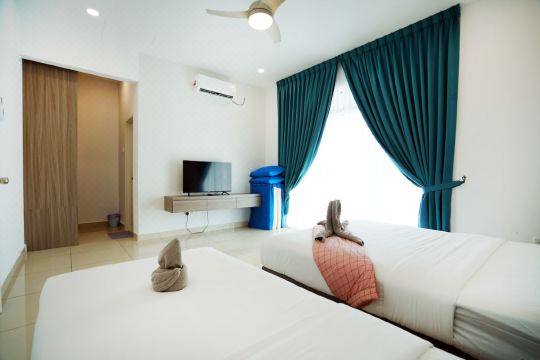 Desaru 40M8 [KTV+ Kid's Playground] by Joyfully