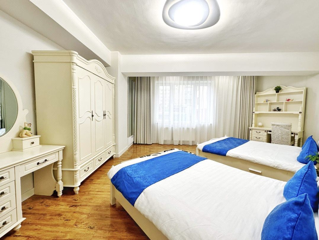135m2 apartment 5 rooms w airport pick up