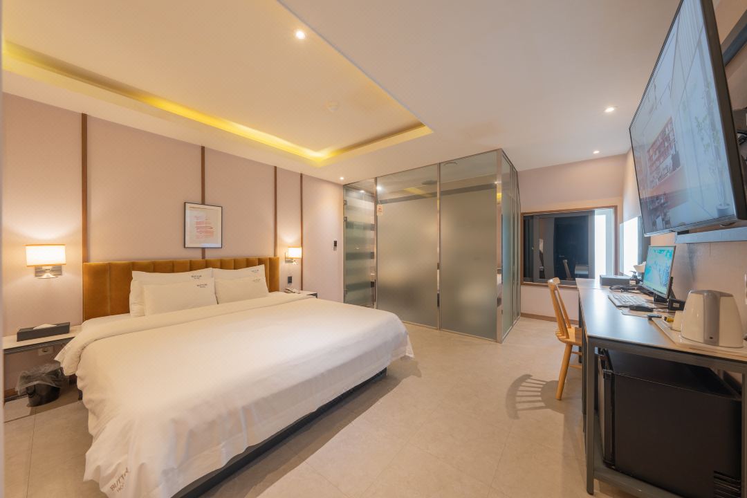 Button Hotel