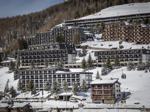 HOTIDAY塞斯特里埃尔酒店