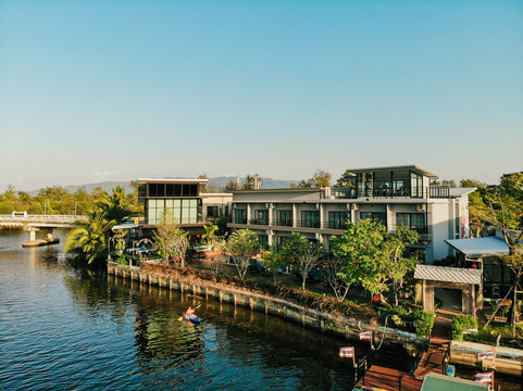 Pak Nam Laem Sing酒店住宿-Phuengluang Riverside Hotel Chanthaburi