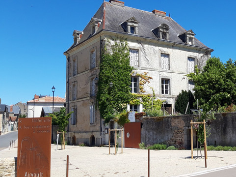Saint-Generoux酒店住宿-The Voltaire Chambres & Table d'Hotes