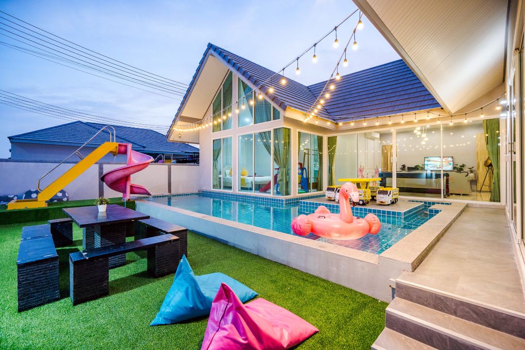 M4 Billion Pool Villa Cha-am