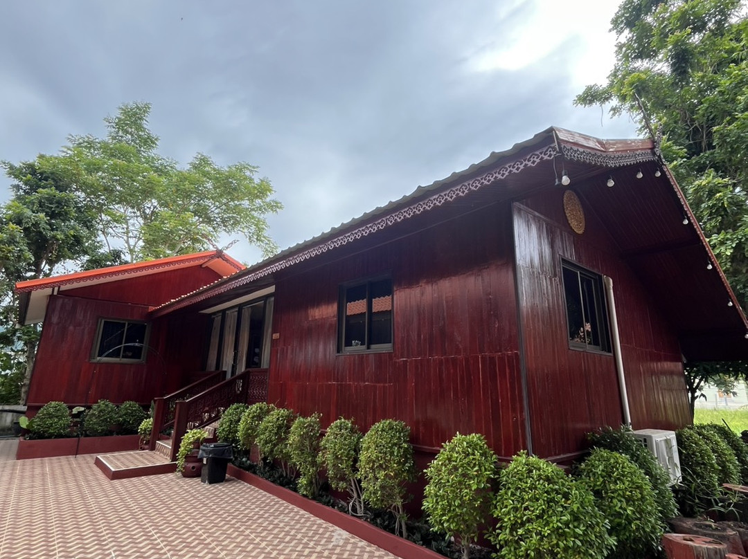 baan Mari Ruen Mai Villa Homestay
