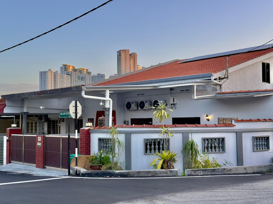 Spacious 2 Storey Homestay Tanjung Bungah 25pax by 3C / Evergreen Corner Tanjung Bungah