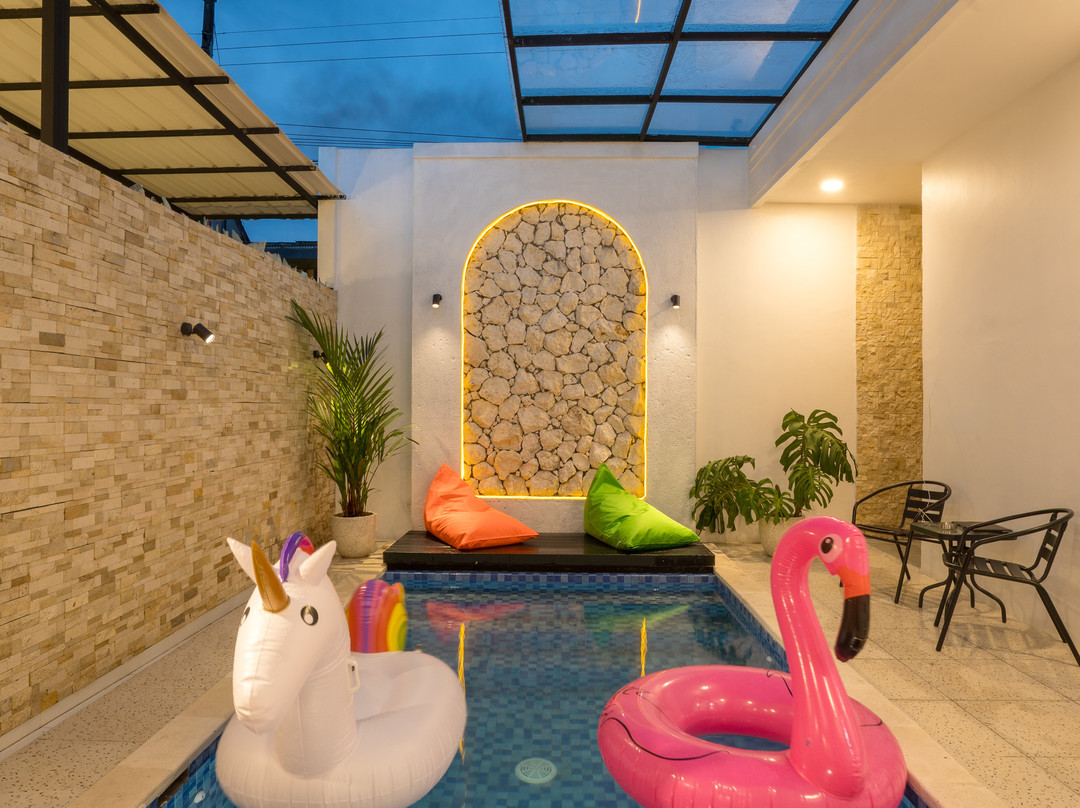 VILLA ROOZ
