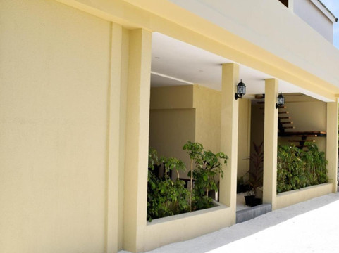 Dhiffushi Tourist Hotel