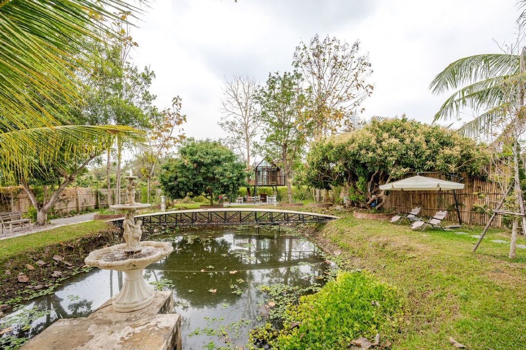 Villa Lacroix Luxury Organic Farm Stay w Bathtubs