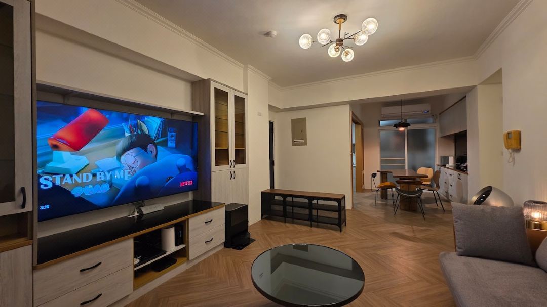 Newly Renovated 3BR 2BA Opposite Taipei 101 - 1 Min to MRT - Elevator - Luxe