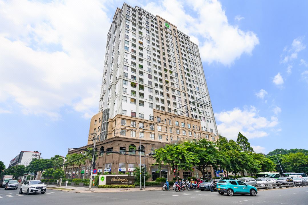 Gin House - Garden Gate Apt Phú Nhuận