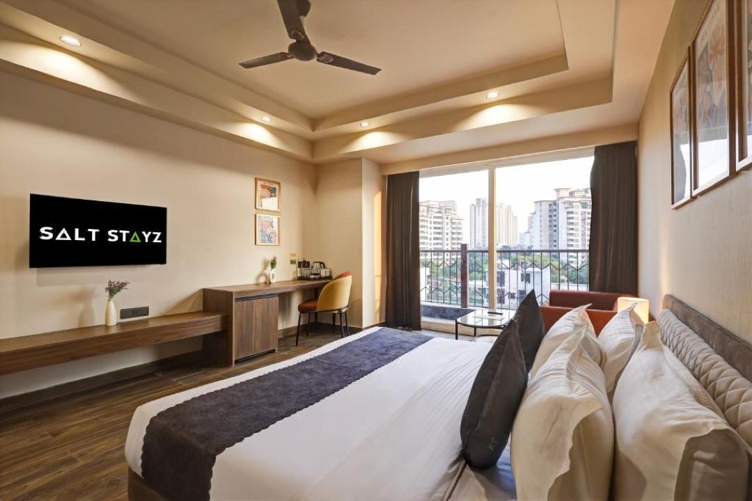 Saltstayz Premier – Golf Course Road & Sector 42