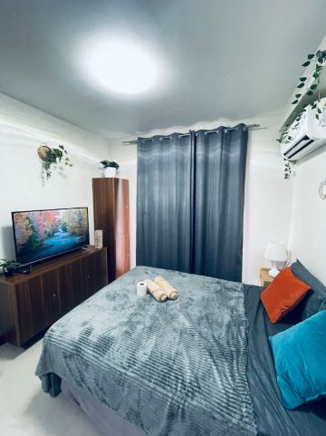 J&J Mactan Stays PS4, Netflix, Pool & Paid/Parking