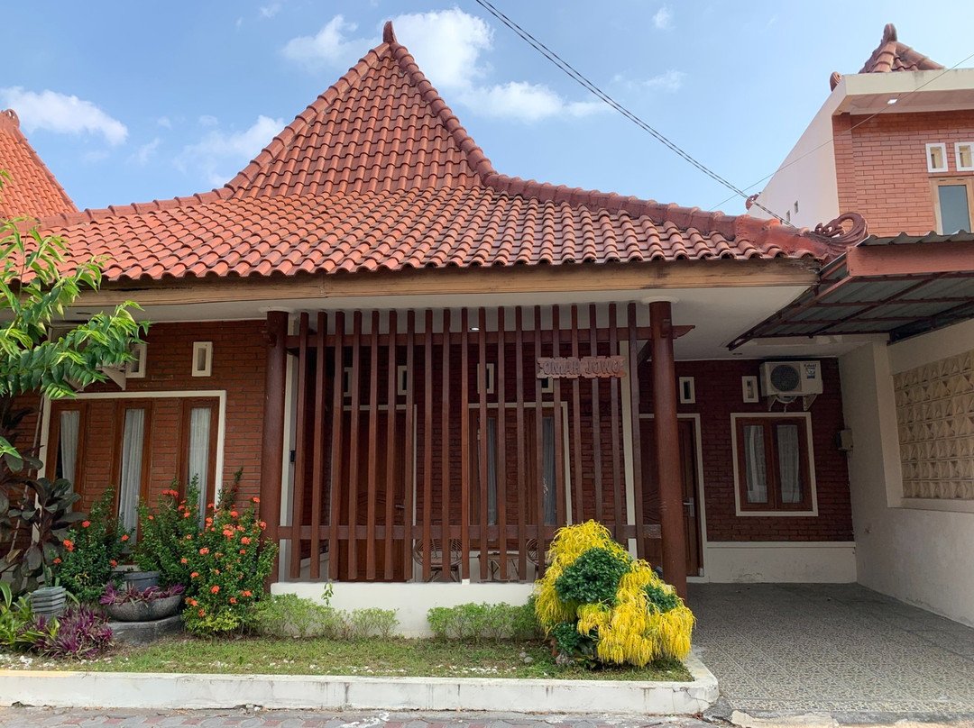 Omah Jowo Villa By Sewain