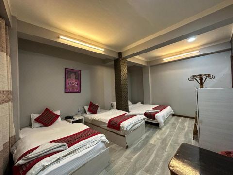 Bed and pillow hostel