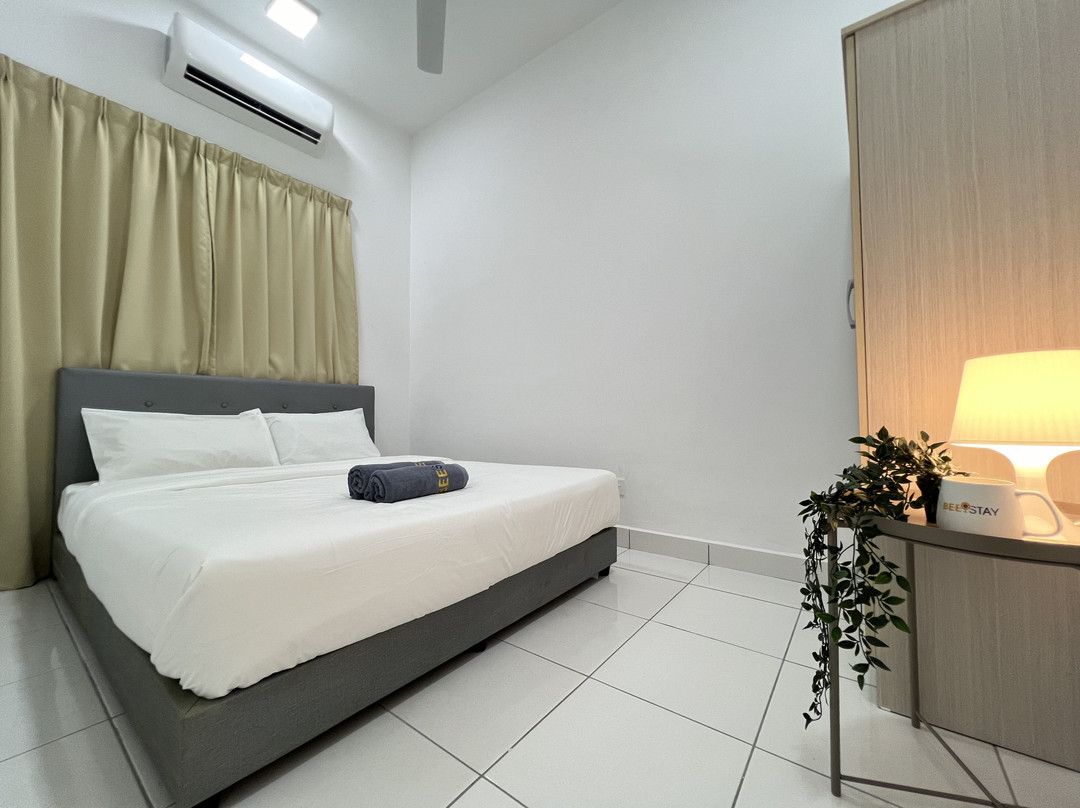 Residensi Lili 10 Mins to Aeon Nilai Shopping Mall Pool View 5PAX by BeeStay