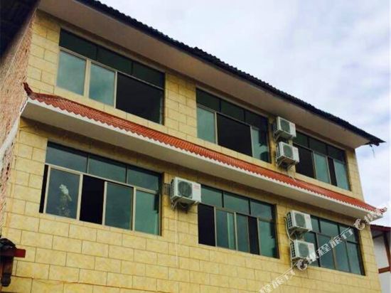 春雨酒店(宜宾兴隆湾度假村三合界店)