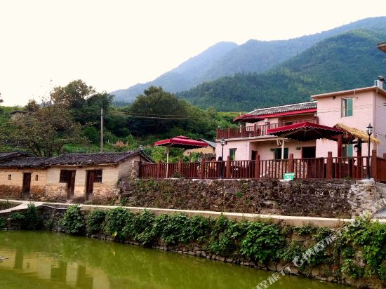 连山欧家梯田雾上花开客栈