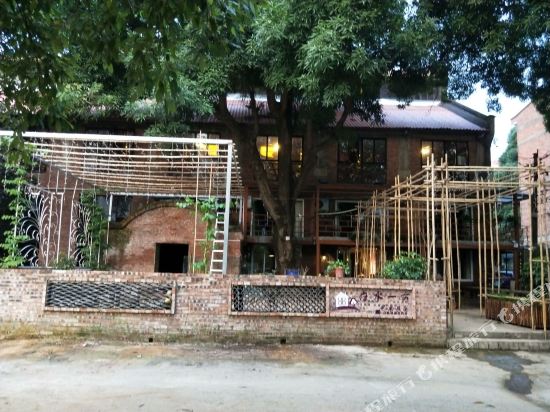 百色在水一方艺术民宿