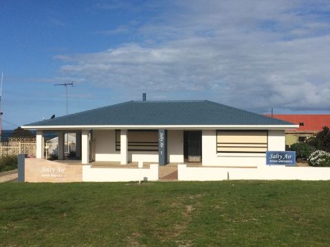 Salty Air Apartments-官方