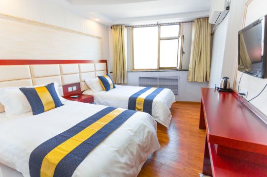 Lanzhou Xingguang Hotel (Lanzhou University Second Hospital Cultural Palace Subway Station)