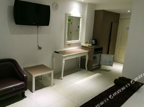 Natural Beach Hotel Pattaya Room Type - Standard Double Room