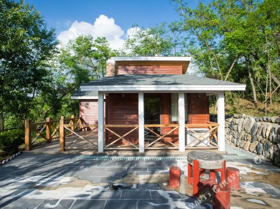 平利房车木屋民宿