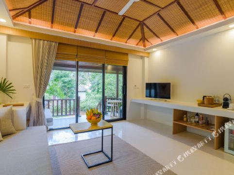 Paradise Beach Resort Samui Room Type - Deluxe Villa