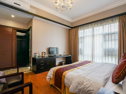 万源明月巴山酒店